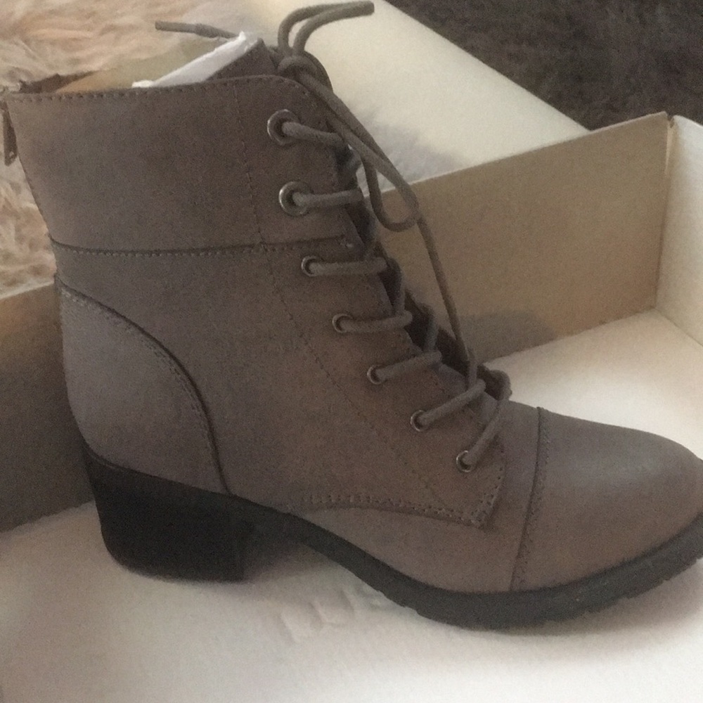 Combat boots